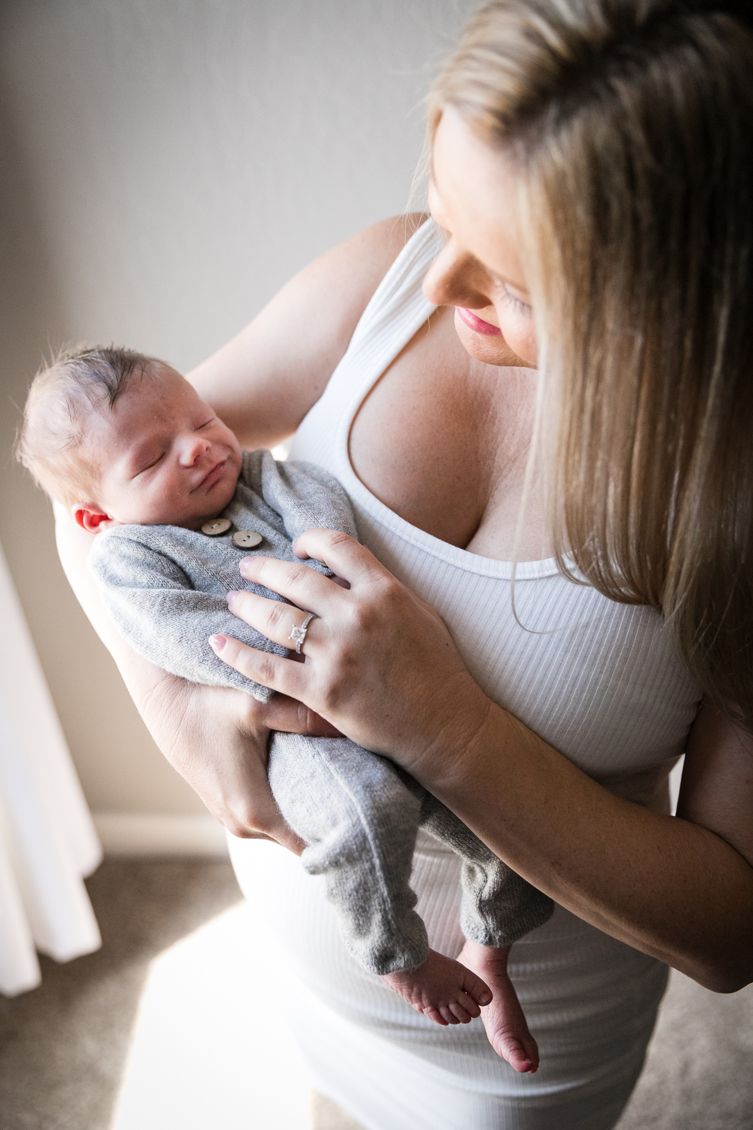 Newborn-Lifestyle-In-Home-Photographer-Phoenix-AZ-12