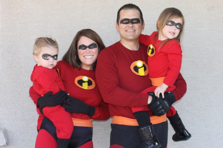 Family Costume Ideas | The Incredibles Family • LORI•O•PHOTO